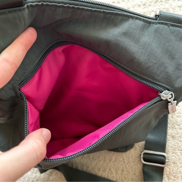 Baggallini Horizon Crossbody Bag with Wristlet - Picture 10 of 13